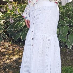 Brand new with tag white lace skirt from asos. Pet free & smoke free home